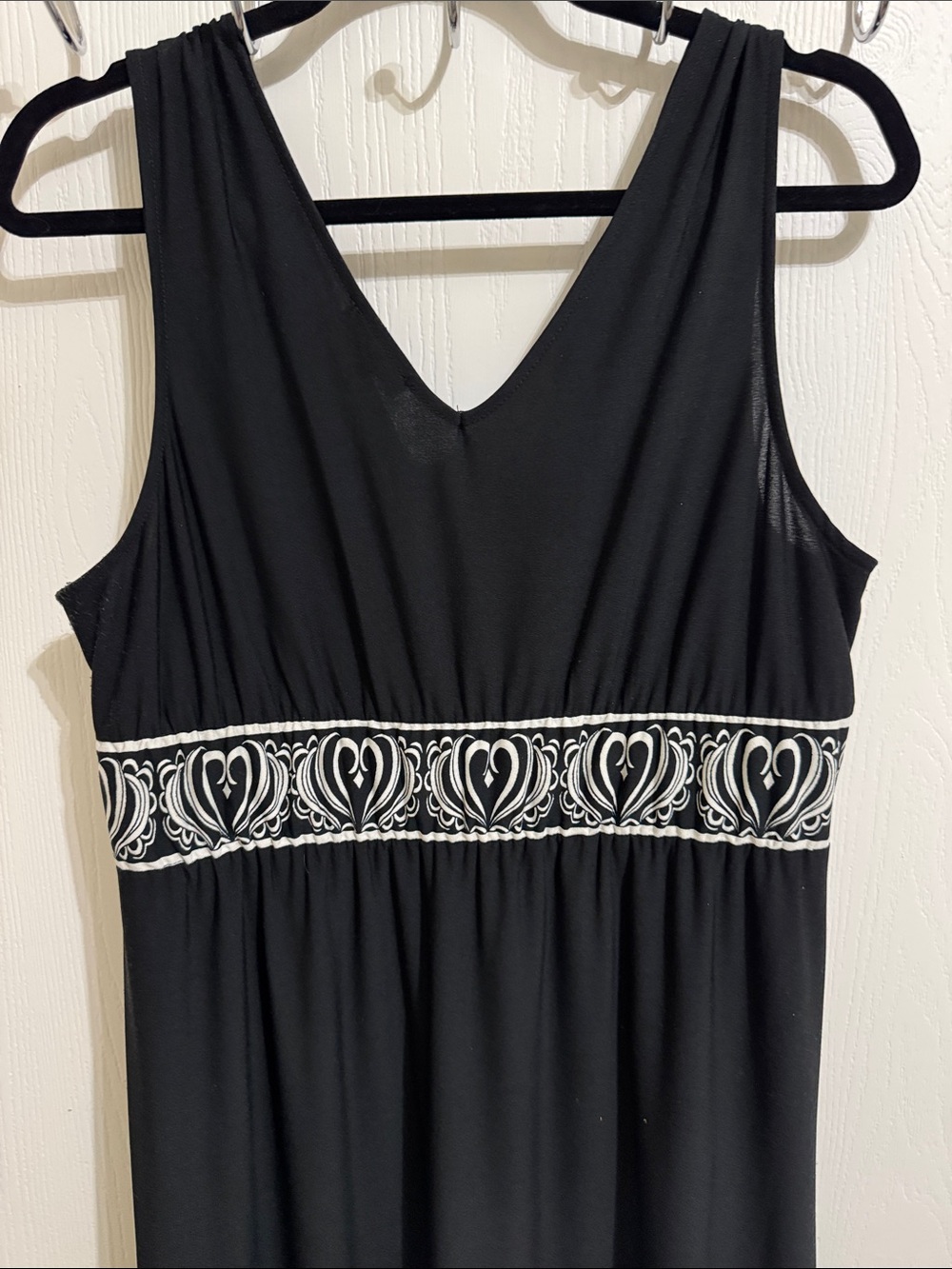 Forever Boho Black Maxi Dress V Neck Sleeveless Empire Waist Floral Motif XL - Picture 10 of 13